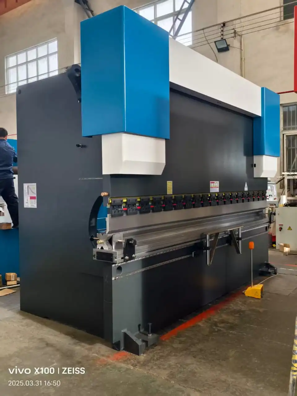 CNC Press Brake front view